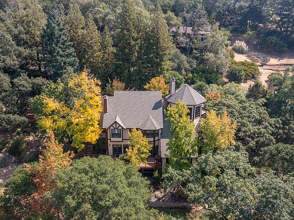 3rd image of 2057 Oak Ridge Drive