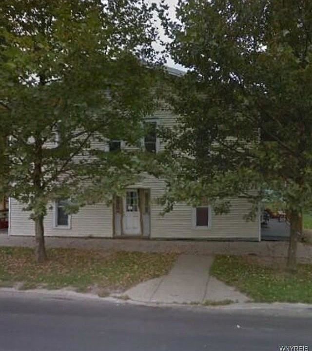 2nd image of 137 Jamestown St