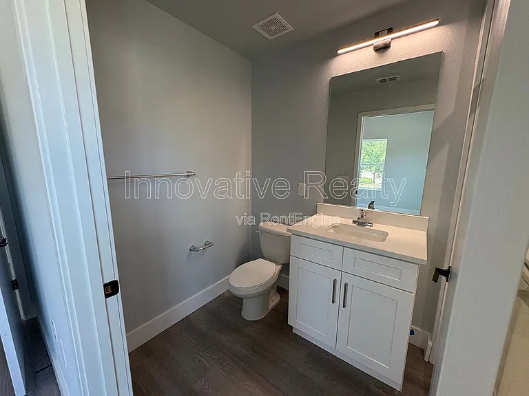 2240 Florida Dr #101 — Photo 19