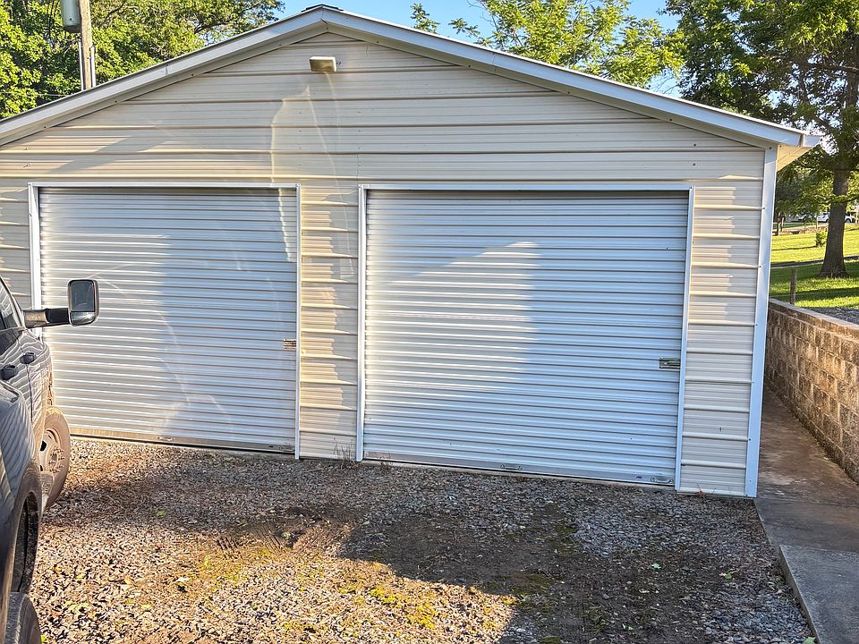 2nd image of 867 N Franklin Rd #2-20X22