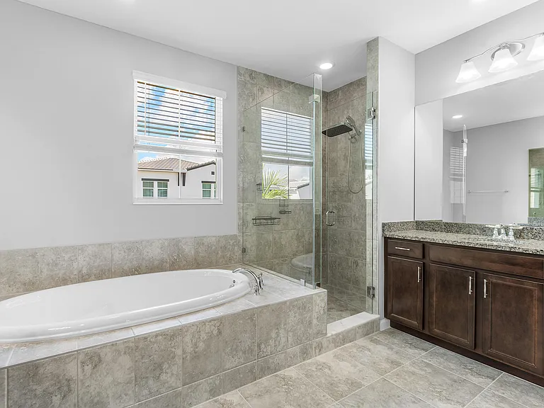 16474 Helix Ct — Photo 23