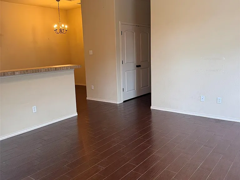 1112 Brendon Lee Ln — Photo 3