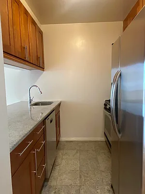 Rented by RELO REDAC INC. | media 8