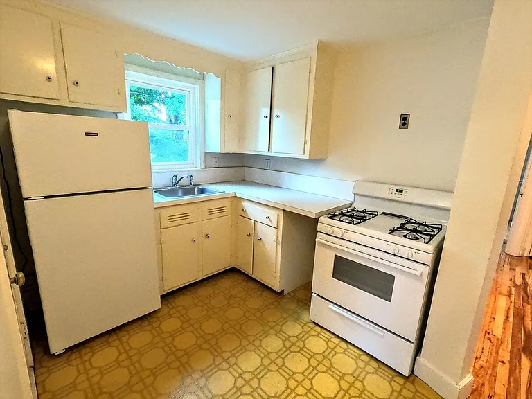 65 Keystone St #2 — Photo 7