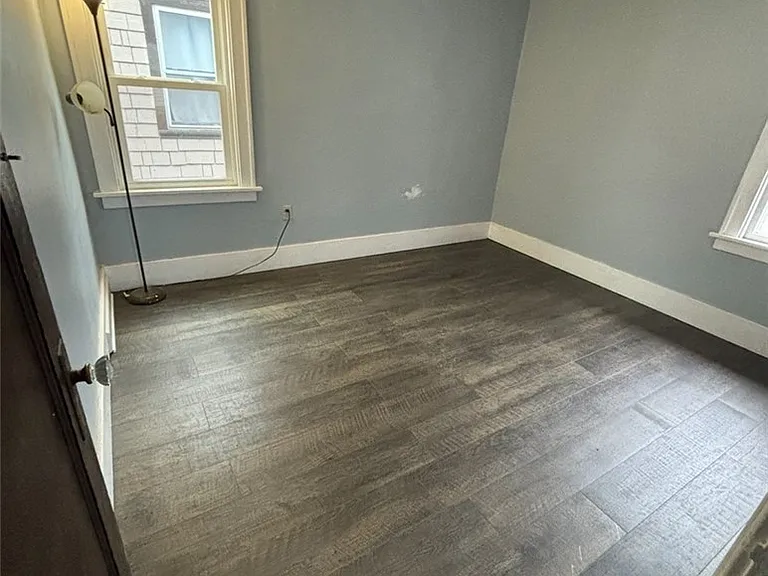 154 W Winspear Ave #S — Photo 9