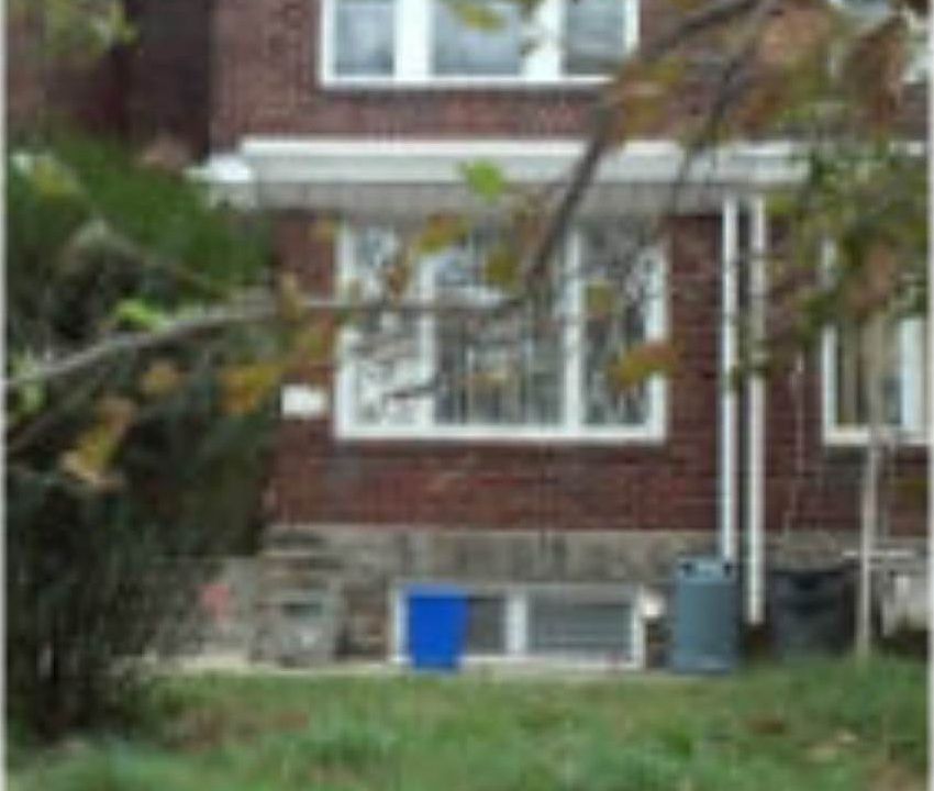 Robbins Ave full front