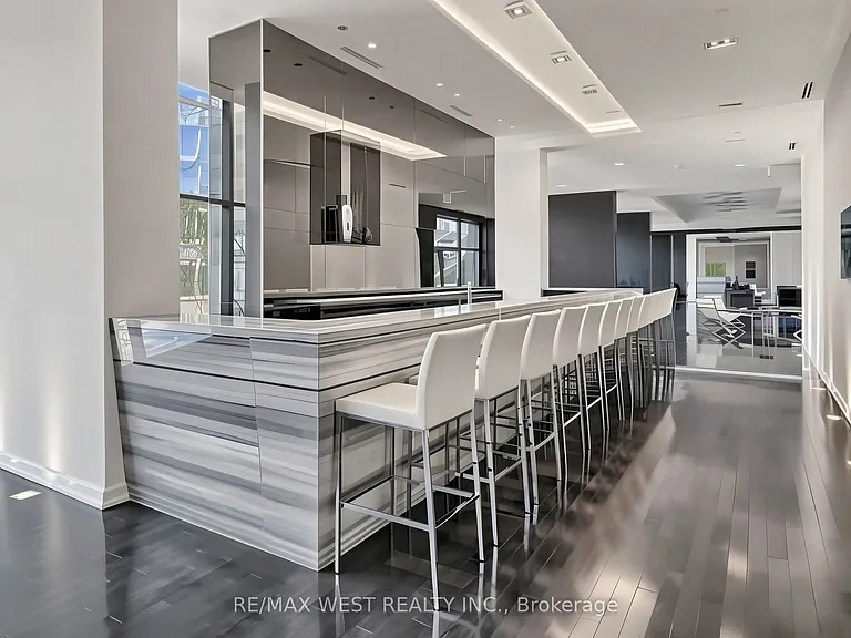 38 Grenville St #1203 — Photo 31