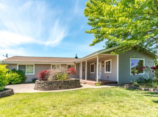 304 Whispering Pines Way, Roseburg, OR 97471