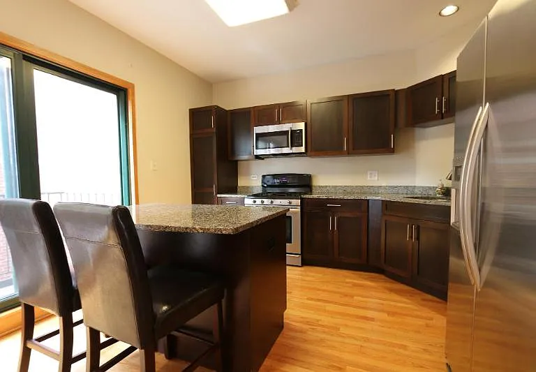604 S Loomis St — Photo 11