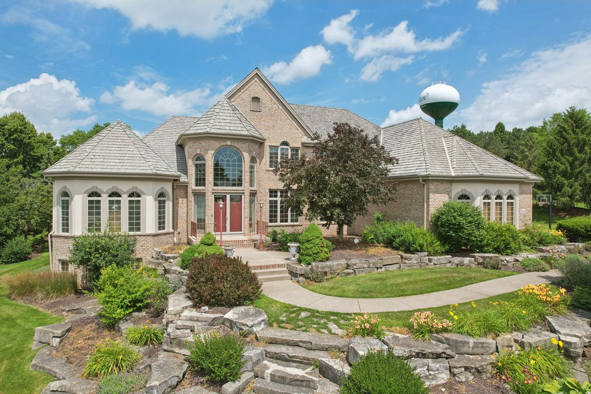 Blue Spruce Ln-S1707-001.jpg