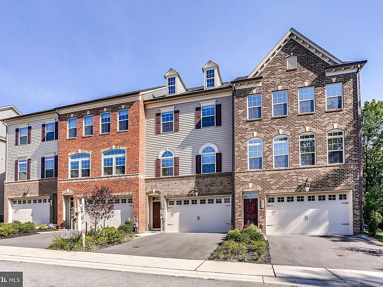 7872 Patterson Way — Photo 2