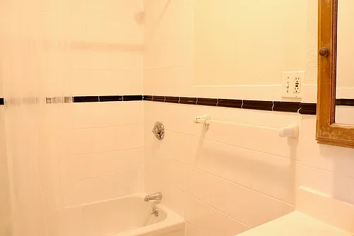 56 Queensberry St Photo 1