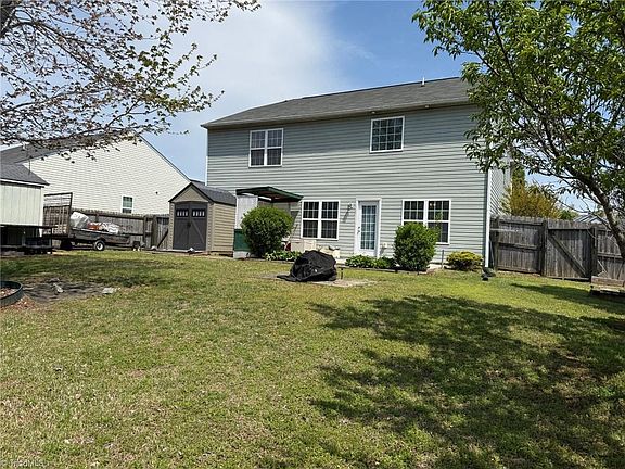 5th image of 1918 Chenault Ct
