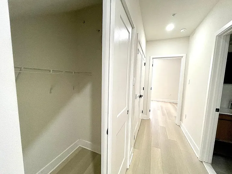2511 E Tioga St #F8 — Photo 10