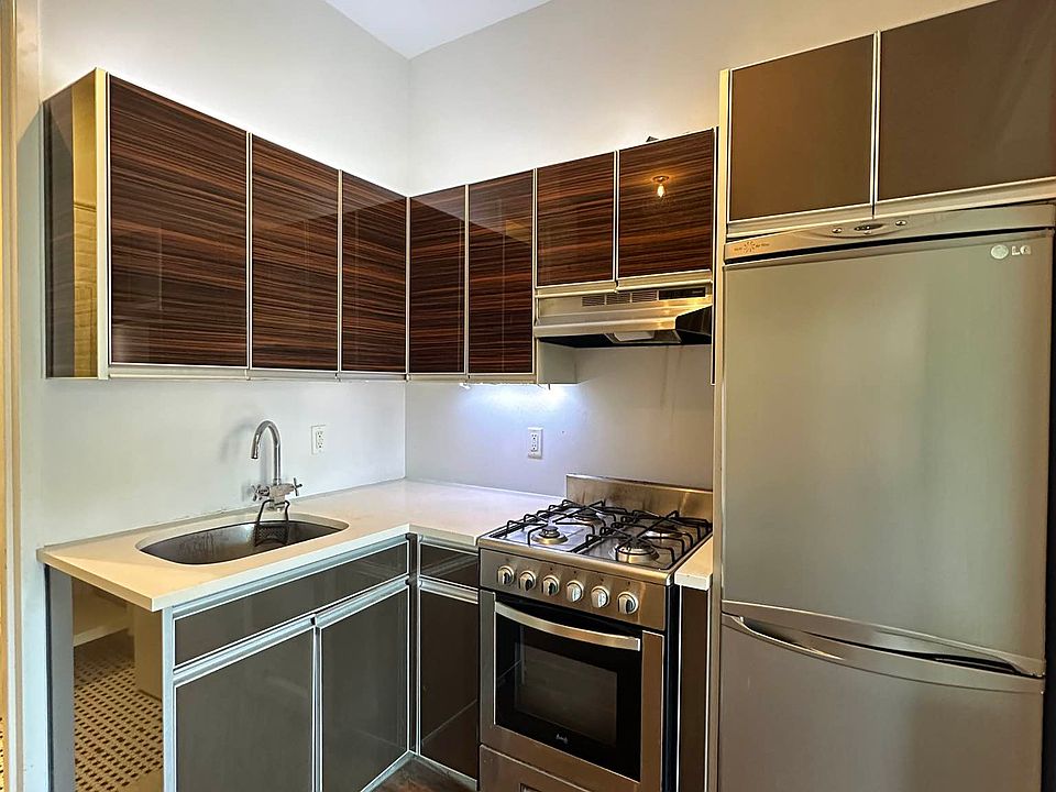 1st image of 1072 Bergen St #3S
