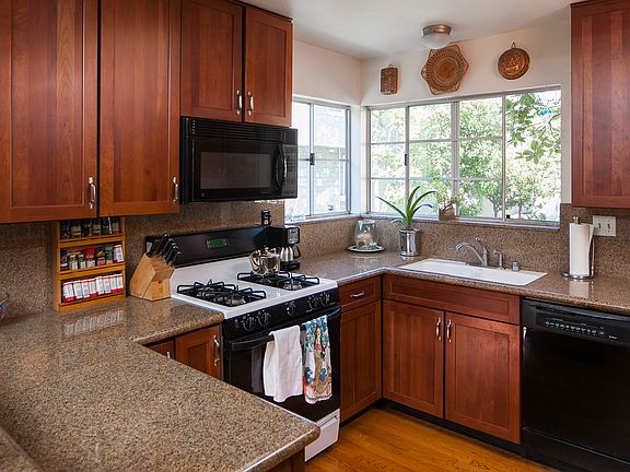 3rd image of 2800 Plaza Del Amo Unit 402