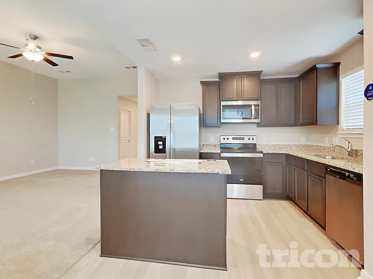 7715 Vacek Meadows Loop — Photo 4