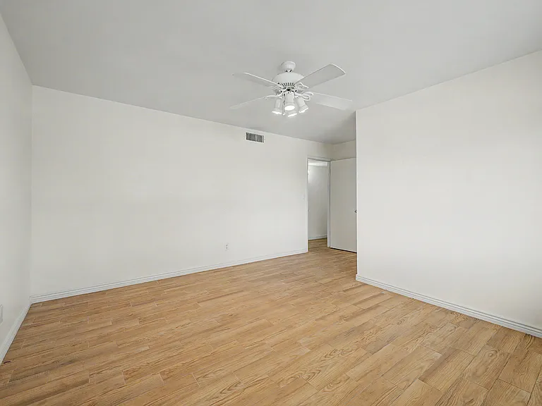 3922 E Sahuaro Dr — Photo 16
