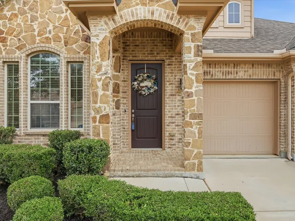 215 Equestrian Rd, Hickory Creek, TX 75065