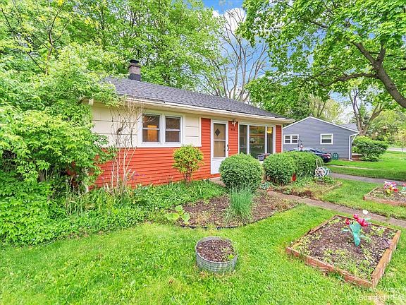 5th image of 906 Barton Dr