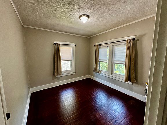 3rd image of 313 E Ormsby Ave APT 2