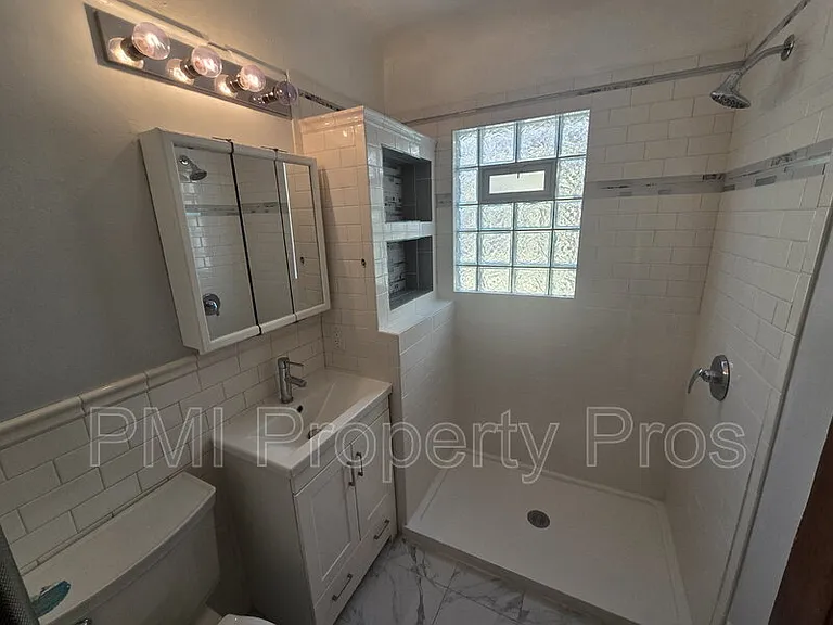 4227 N 26th St — Photo 5