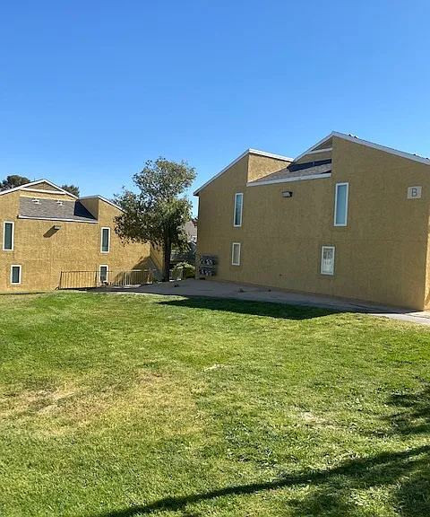Virginia Terrace Apartments — Photo 2
