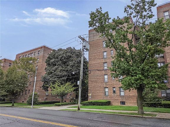 4th image of 2209 Knapp St APT 5A