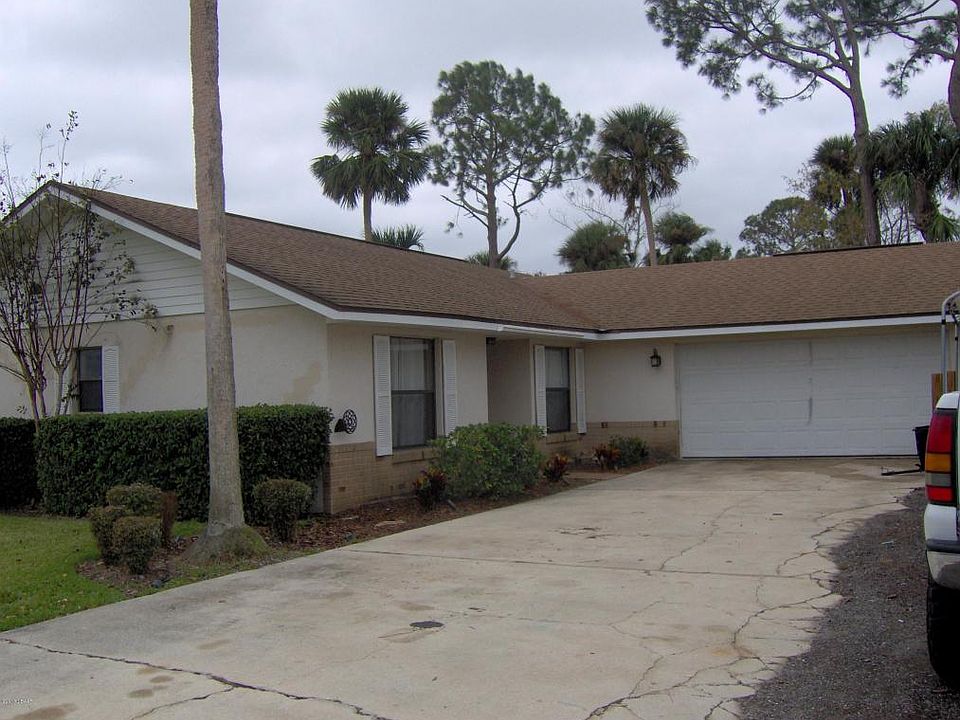 1st image of 4726 Hidden Lake Dr