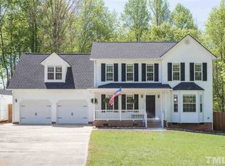127 Valleycastle Ct, Clayton, NC 27520