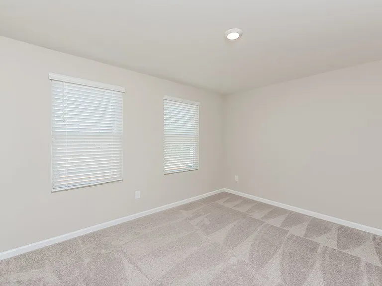 198 Pond Ct — Photo 18