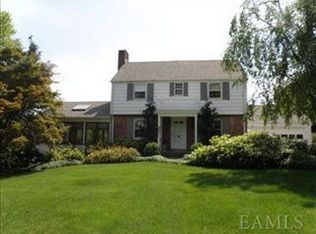 55 Ludlow Dr, Chappaqua, NY 10514