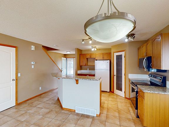 4th image of 937 Arbour Lake Rd NW