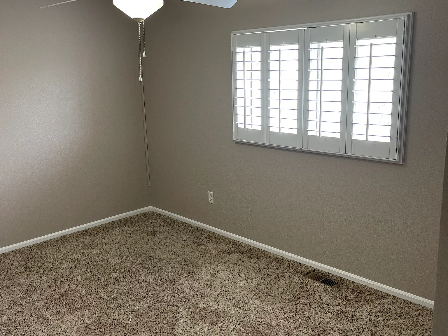 3 bed, 1240 sqft, $2,150 — Photo 4