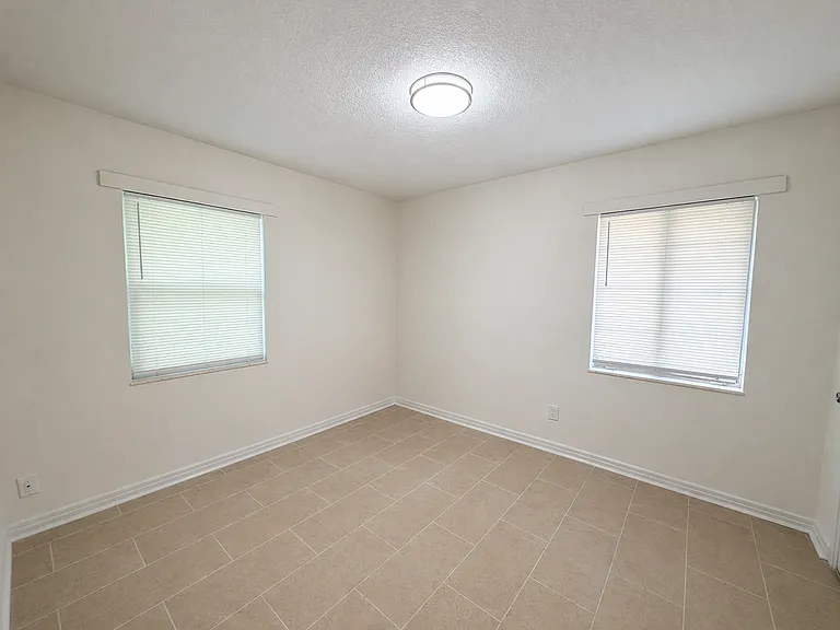 3512 Broadway Ave — Photo 7