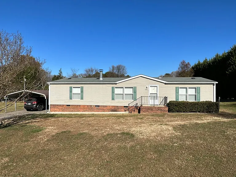 134 Brandenburg Dr — Photo 2