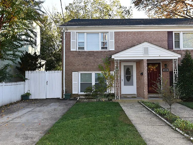 309A E Howell Ave — Photo 1