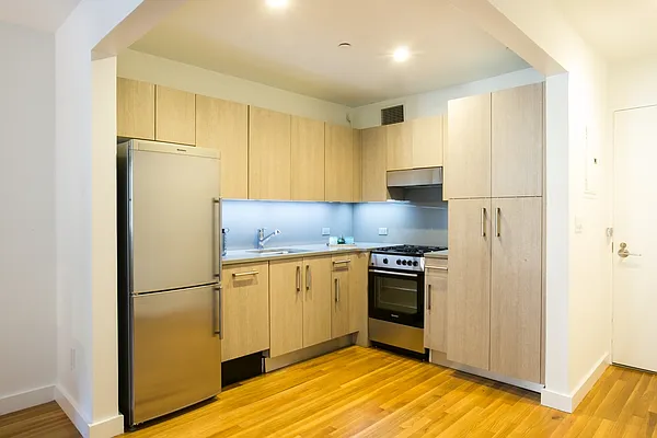 Rented by Stonehenge NYC LLC | media 4