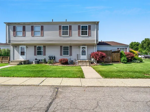 28297 Raleigh Crescent Dr, Chesterfield, MI 48051