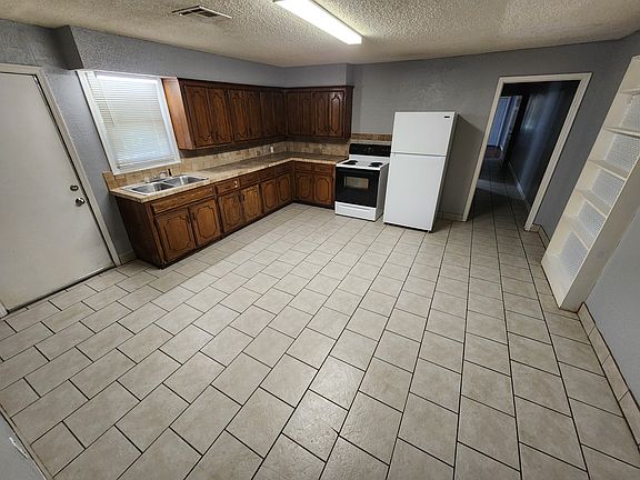 3rd image of 401 W 13th St