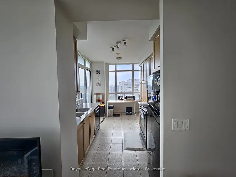 90 Absolute Ave #2103 — Photo 4