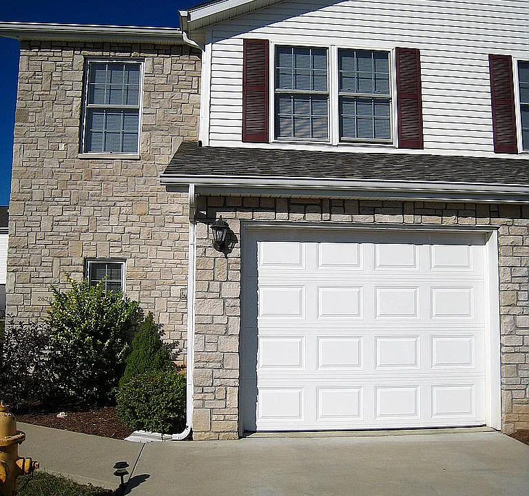 2626 E Oaklawn Ct