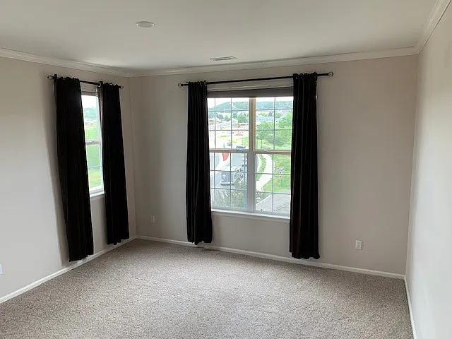 1575 Olympia Cir — Photo 2