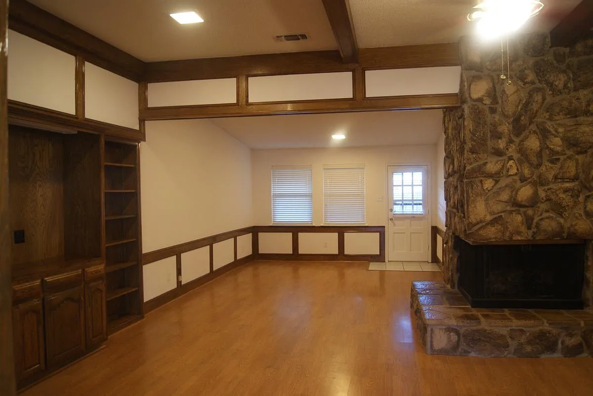 2204 Treehouse Lane — Photo 4