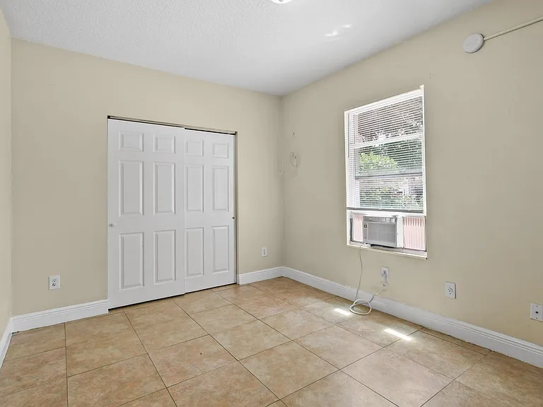 3721 Henry Ave — Photo 22