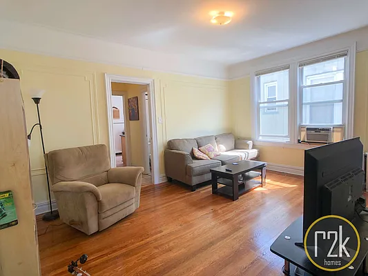 Rented by Realty 2000 Corp | media 25