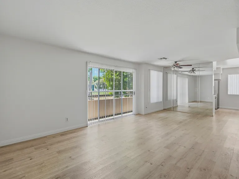 4148 Whitsett Ave #109 — Photo 2