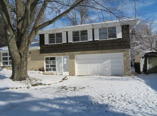 2511 N McAree Rd, Waukegan, IL 60087