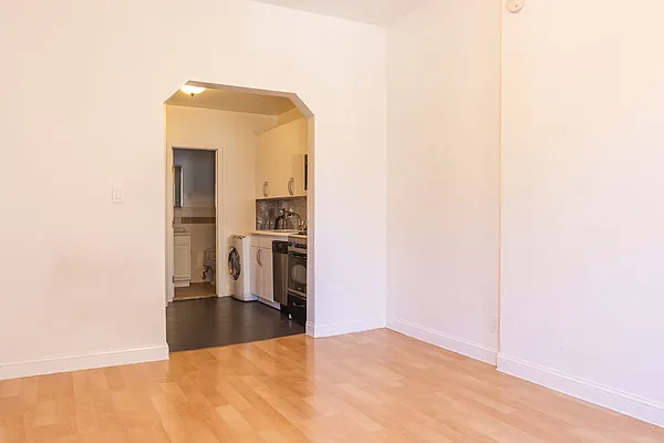 Rented by Smart City Real Estate LLC | media 24