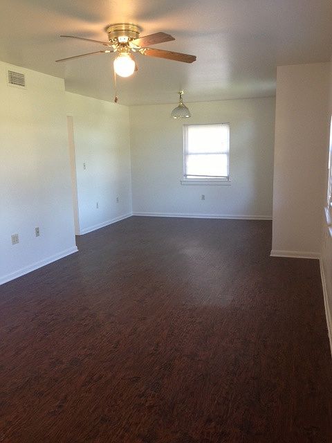 2nd image of 500 Vandenberg Ave
